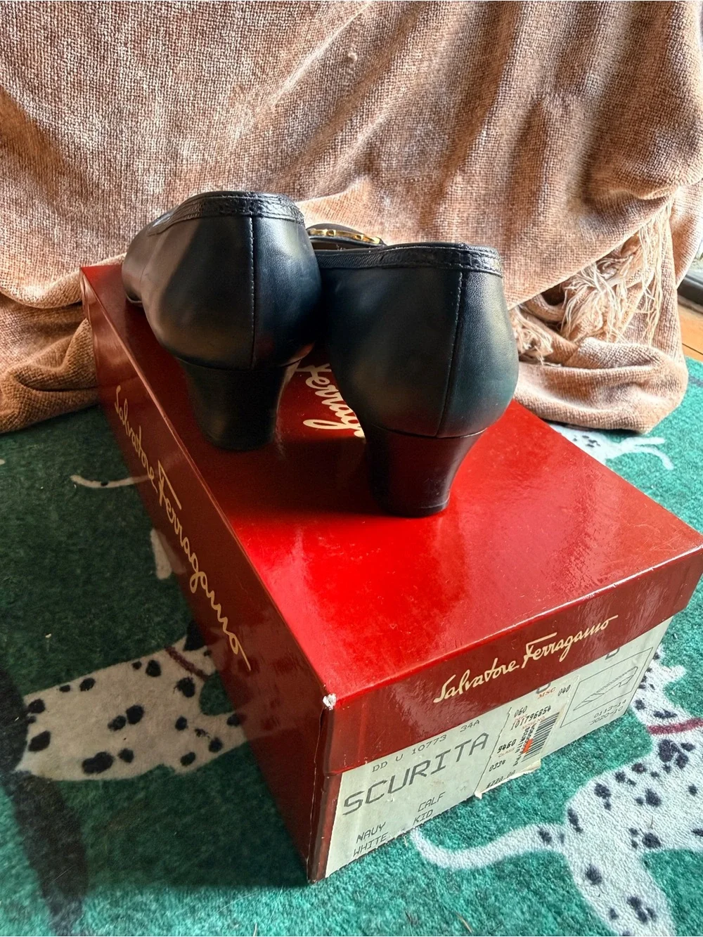 Salvatore Ferragamo Scurita Black Leather Gancini Pumps 8B w/ Original Box